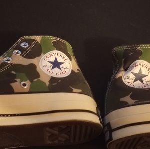 Converse canvas camo high tops